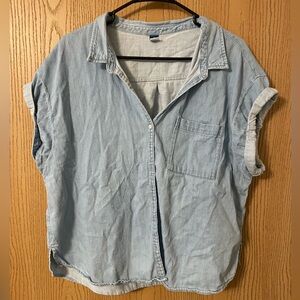 Short sleeve button up